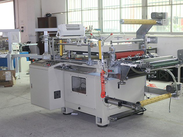 Four-column die cutting machine application case